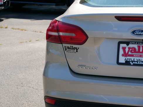 Used 2017 Ford Focus SE w/ SE Winter Package image 8