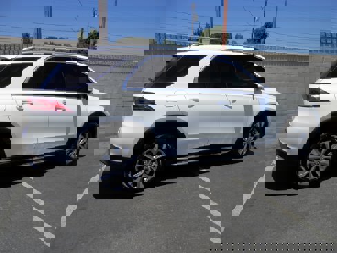 Used 2020 Mercedes-Benz GLE 350 w/ Premium Package image 8