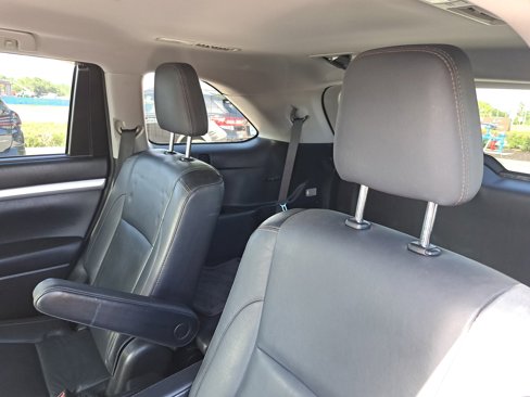 Used 2015 Toyota Highlander XLE image 10