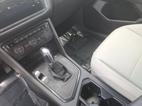 Used 2019 Volkswagen Tiguan SE image 25