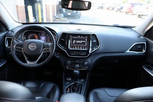 Used 2019 Jeep Cherokee Limited image 44