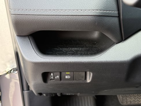 Used 2023 Toyota RAV4 LE image 23