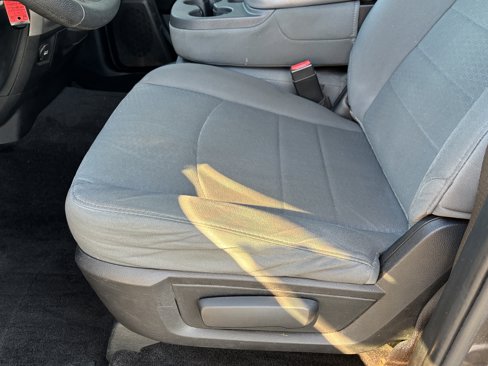 Used 2015 RAM 1500 Express image 29