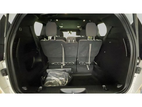Used 2023 Chrysler Pacifica Touring image 15