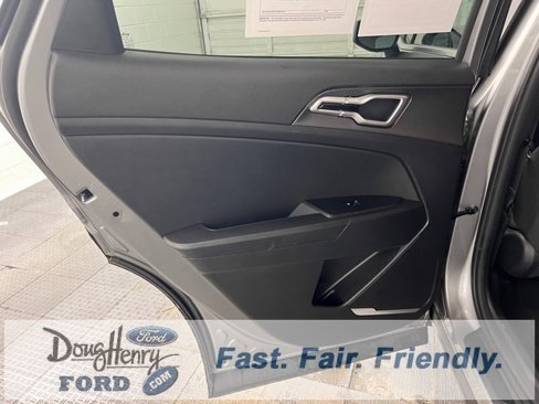 Used 2024 Kia Sportage LX image 25