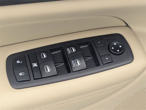 Certified 2021 Jeep Grand Cherokee Laredo image 11