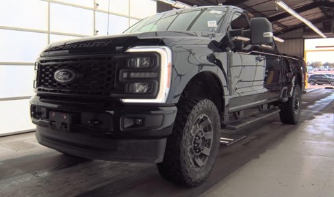 Used 2023 Ford F250 XLT w/ XLT Premium Package image 4