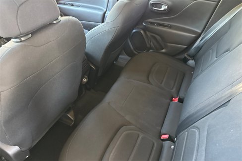 Used 2022 Jeep Renegade Latitude image 5
