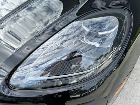 Used 2025 Porsche Macan image 10