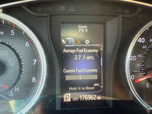 Used 2015 Toyota Camry SE image 12