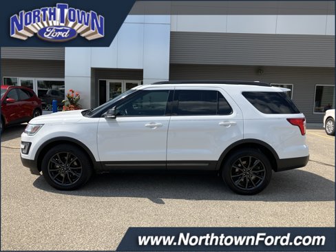 Used 2017 Ford Explorer XLT w/ Equipment Group 202A image 1