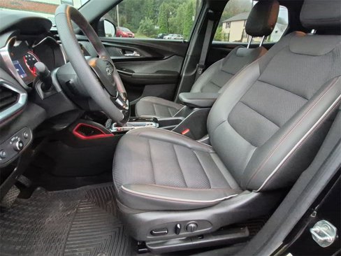 Used 2022 Chevrolet TrailBlazer RS w/ Technology Package image 18