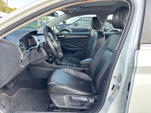 Used 2019 Volkswagen Jetta SEL w/ Cold Weather Package image 9
