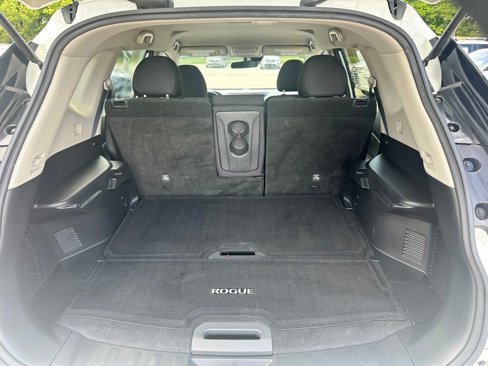 Used 2019 Nissan Rogue S image 10