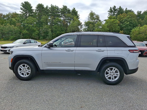 Used 2023 Jeep Grand Cherokee Laredo image 6