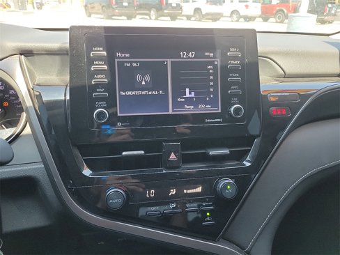 Used 2021 Toyota Camry SE image 22