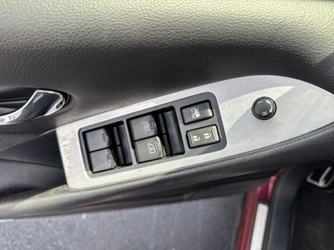 Used 2012 Nissan Murano S image 12