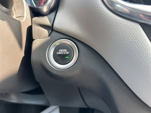 Used 2023 Chevrolet Equinox LT image 17