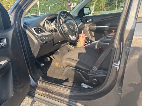 Used 2019 Dodge Journey SE image 20