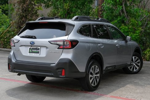 Used 2020 Subaru Outback Premium image 10