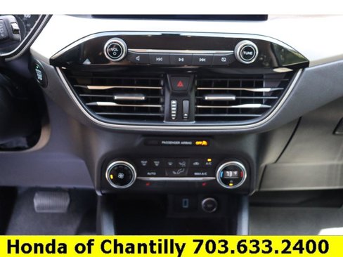 Used 2020 Ford Escape SE image 12
