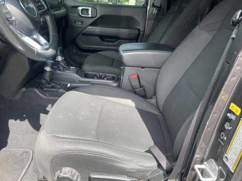 Used 2020 Jeep Wrangler Unlimited Sahara image 14