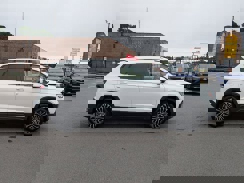 New 2025 Volkswagen Taos SE image 2