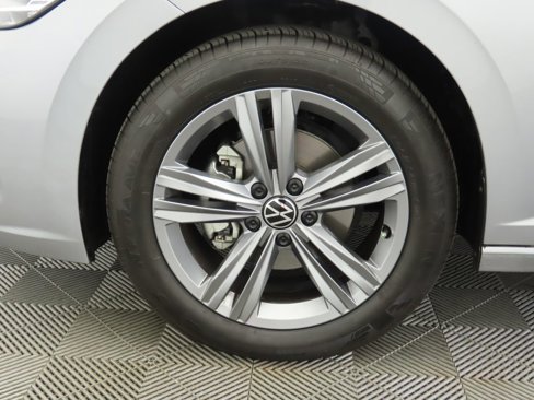 Certified 2024 Volkswagen Jetta SE image 31