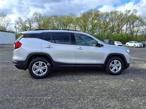 Used 2019 GMC Terrain SLE w/ Driver Convenience Package image 9
