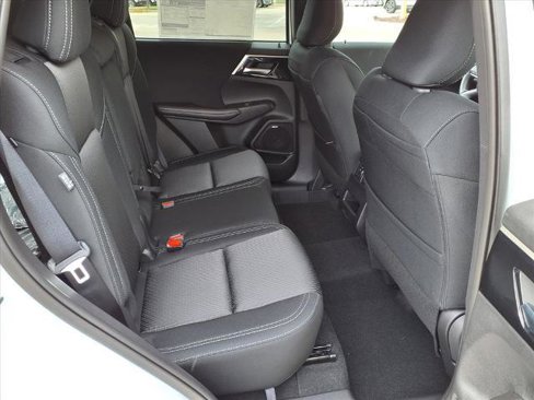 New 2025 Mitsubishi Outlander ES image 10