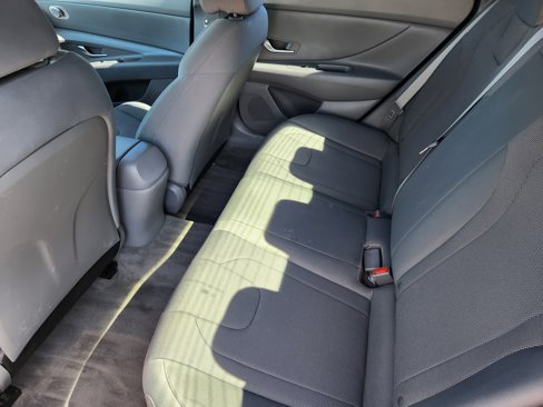 Used 2021 Hyundai Elantra SE image 10