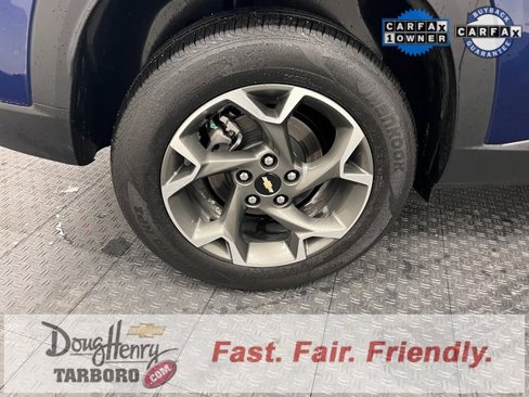 Used 2024 Chevrolet Trax LT w/ Sunroof Package image 17
