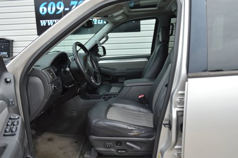Used 2005 Mercury Mountaineer AWD image 10