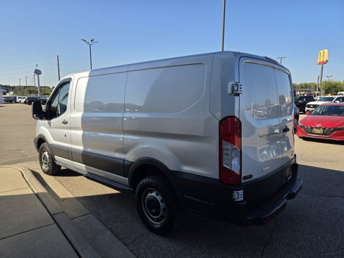 Used 2015 Ford Transit 250 130 Low Roof image 18