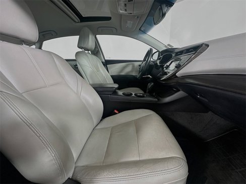 Used 2016 Toyota Avalon Limited image 7