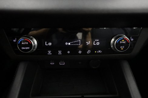 Used 2024 Mitsubishi Outlander SE image 31