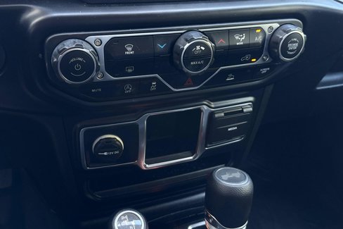 Used 2022 Jeep Wrangler Sport image 23