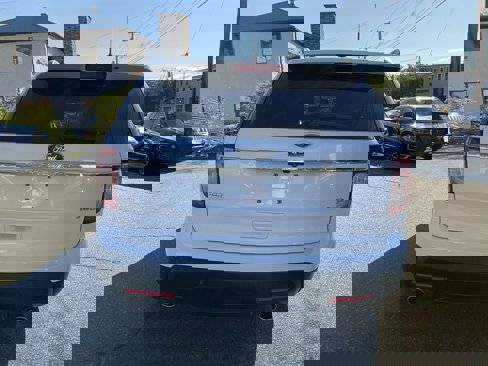 Used 2014 Ford Explorer XLT w/ Equipment Group 202A image 6