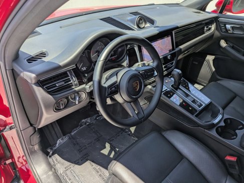 Certified 2022 Porsche Macan S image 4