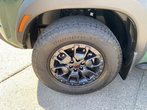 Used 2022 Nissan Frontier PRO-4X w/ Pro-4X Premium Package image 11