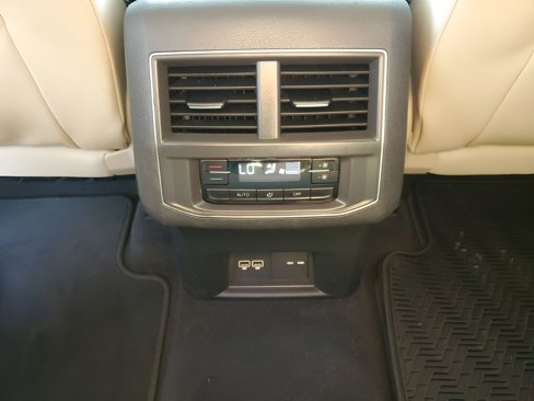 Used 2018 Volkswagen Atlas SEL w/ R-Line Package image 21
