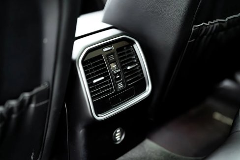 Used 2017 Porsche Macan image 38