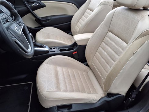 Used 2018 Buick Cascada Premium image 19