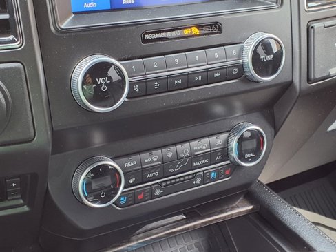 Used 2021 Ford Expedition Max Limited image 8