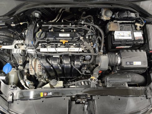 Used 2017 Hyundai Elantra SE image 30