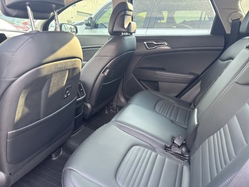 Used 2023 Kia Sportage SX image 9
