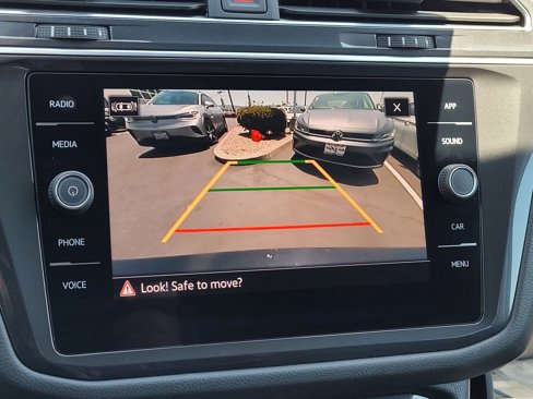 Certified 2022 Volkswagen Tiguan SE image 15