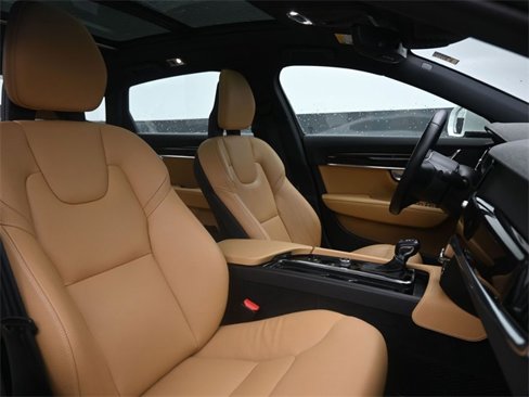 Used 2019 Volvo S90 T6 Momentum image 33