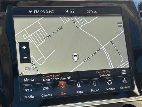 Used 2020 Jeep Grand Cherokee Limited w/ Luxury Group II image 27
