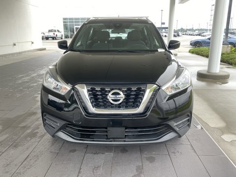 Used 2020 Nissan Kicks SV image 2